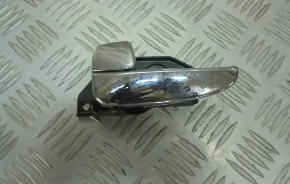 Hyundai Sonata Front door interior handle