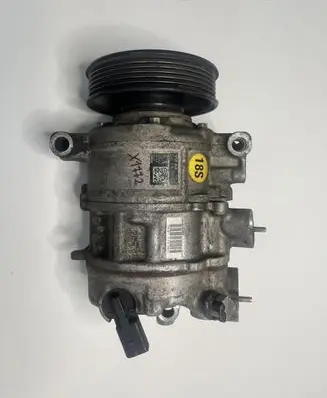Volkswagen PASSAT B8 Air conditioning (A/C) compressor (pump) 5Q0816803