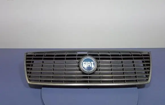 Fiat Croma Front grill 735397230