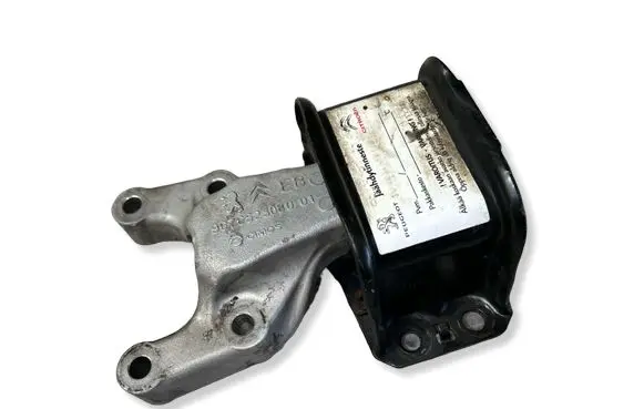 Citroen C4 II Engine mount bracket 9676523080