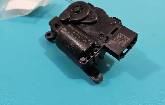 Volkswagen Caddy A/C air flow flap actuator/motor 5WA907511B IMPRK1399422