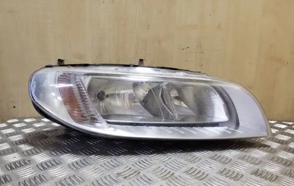 Volvo XC70 Headlight/headlamp 31420018