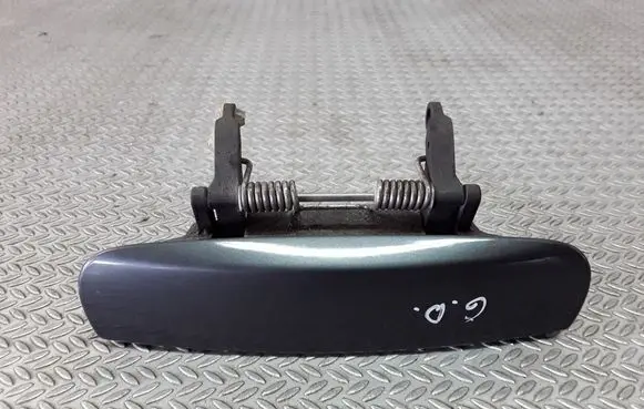 Audi A4 S4 B6 8E 8H Rear door exterior handle 8E0839207