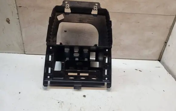Volvo XC90 Radio/GPS head unit trim 03409622