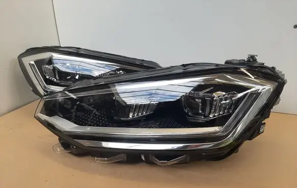 Volkswagen Golf Sportsvan Headlights/headlamps set 517941081