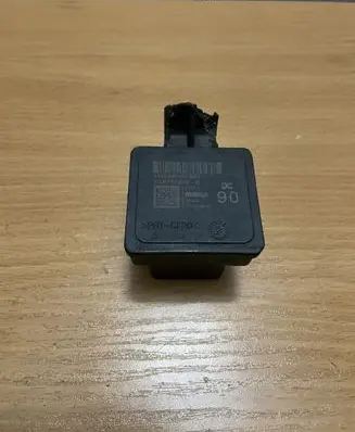 Renault Master III Glow plug pre-heat relay 11067590R A622900130