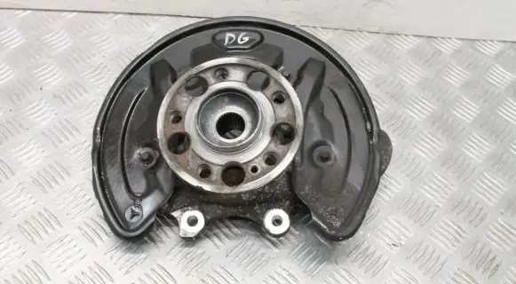 Mercedes-Benz C W205 Rear wheel hub