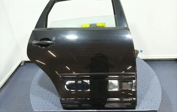 Volkswagen Polo Rear door