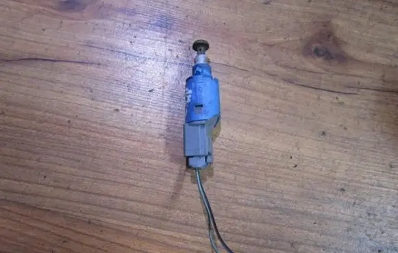 Renault Megane II Brake pedal sensor switch 8200168239b