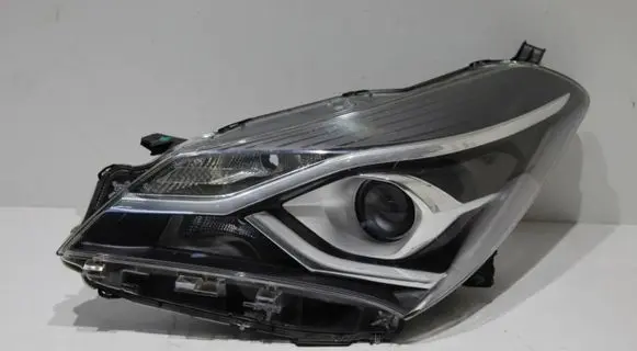 Toyota Yaris Headlight/headlamp
