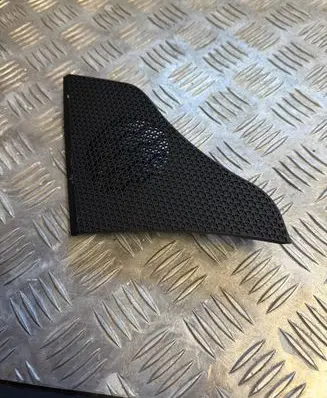 KIA EV6 Side speaker trim/cover 84725CV100