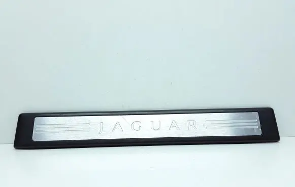 Jaguar XF X250 Front sill trim cover 8X2313201AF