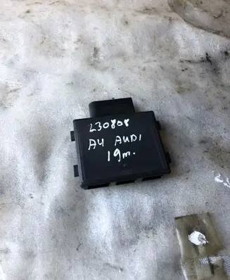 Audi A4 S4 B9 Fuel injection pump control unit/module 8w0906121b