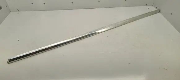 Mercedes-Benz S W126 Rear door glass trim molding