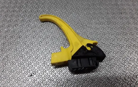 Fiat Albea Engine bonnet (hood) release handle