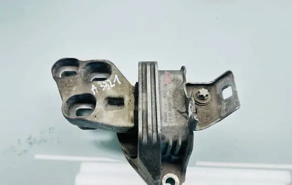 Mercedes-Benz B W246 W242 Engine mount bracket 9004 7000094