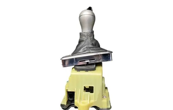 Mercedes-Benz C W204 Gear shifter/selector A2042677524 A2042673888 204267003