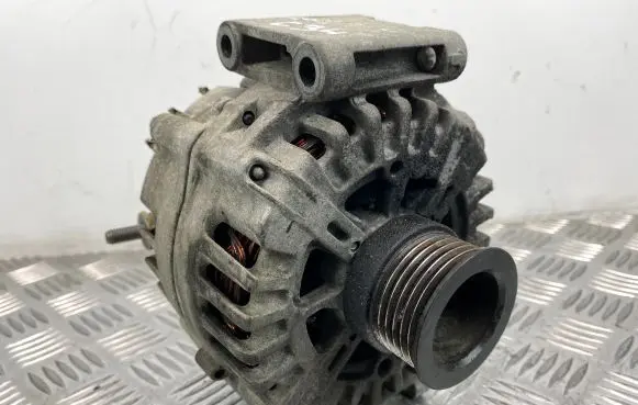 Mercedes-Benz S W221 Generator/alternator A0141543302 113018616 FG18S032