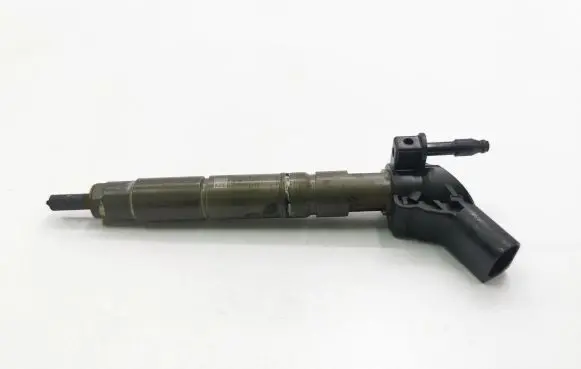 Mercedes-Benz CLS C219 Fuel injector A6420700587 0445115027