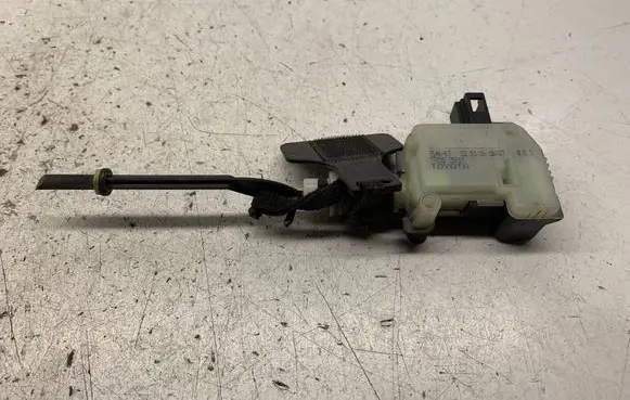 Toyota Avensis T250 Fuel tank cap lock motor 754667 7703005011