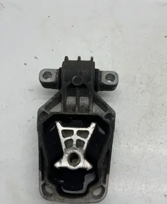 Engine mount bracket