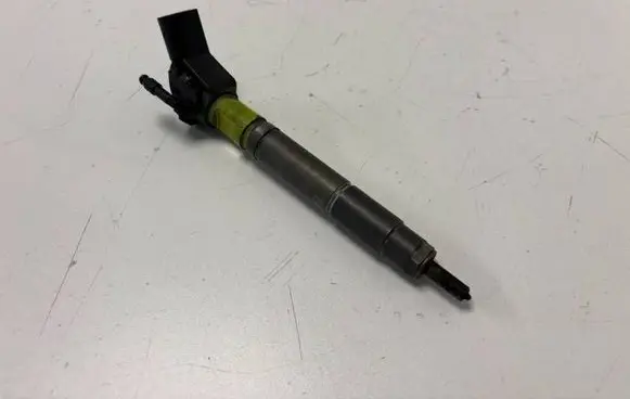 Mercedes-Benz Sprinter W906 Fuel injector A6460701487 0445115