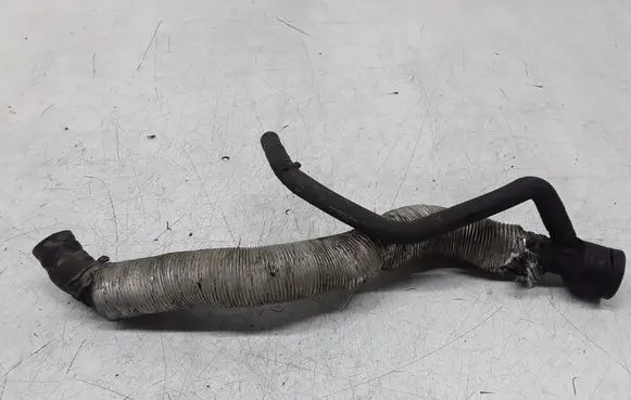 Volkswagen PASSAT B6 Engine coolant pipe/hose