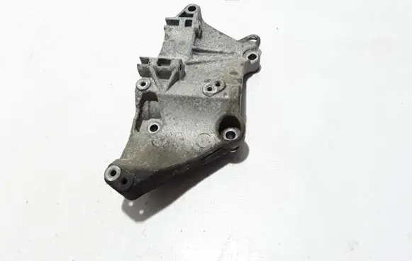 Renault Megane III Generator/alternator bracket 8200100148