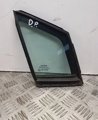 Toyota Avensis T270 Front door vent window glass four-door 