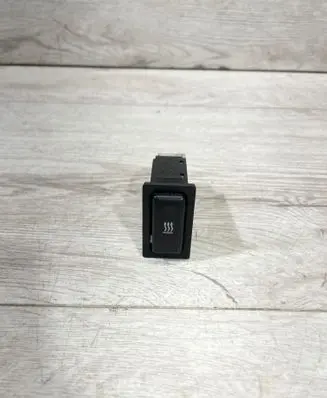 Toyota Yaris Windscreen/window heater switch 153261
