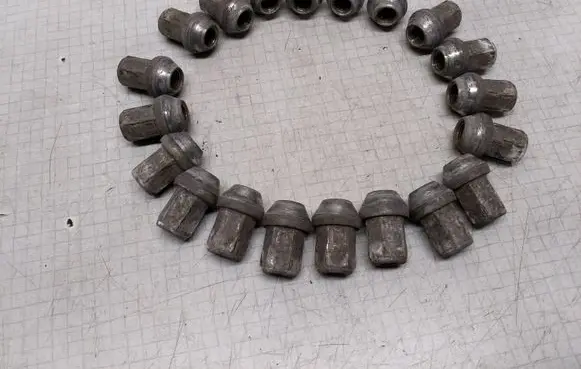 KIA Sorento Nuts/bolts 