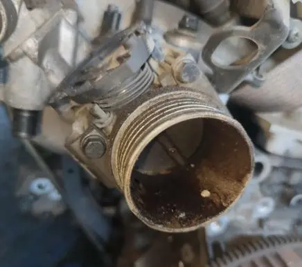 Volvo S40, V40 Throttle valve