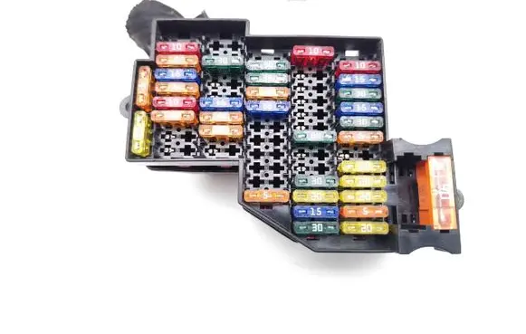 Volkswagen Touareg I Fuse module 7L0941828B 7L0941824B