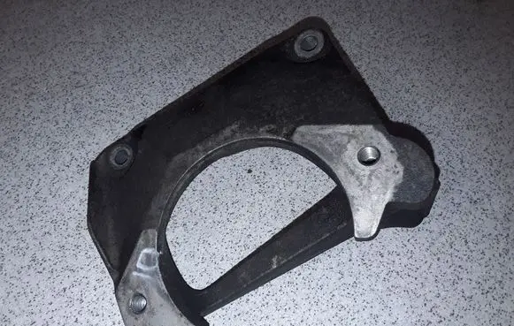 BMW 5 E60 E61 Engine mounting bracket 22116761117 6761117