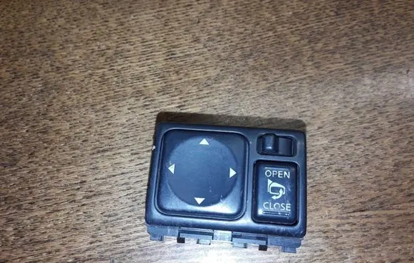 Nissan Pathfinder R51 Wing mirror switch NOCODE