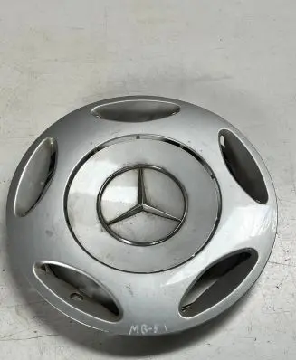 Mercedes-Benz C W203 R15 wheel hub/cap/trim 2024010624 6878