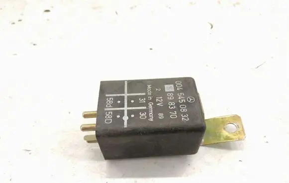 Mercedes-Benz 190 W201 Cruise control relay A0045450832 0045450832