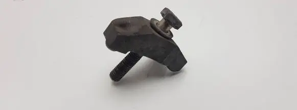 Audi A4 S4 B5 8D Fuel Injector clamp holder