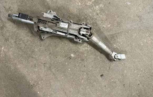 Mercedes-Benz A W176 Steering wheel axle A2464608801