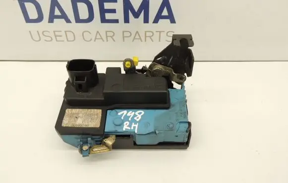 Volvo V70 Front door lock D148