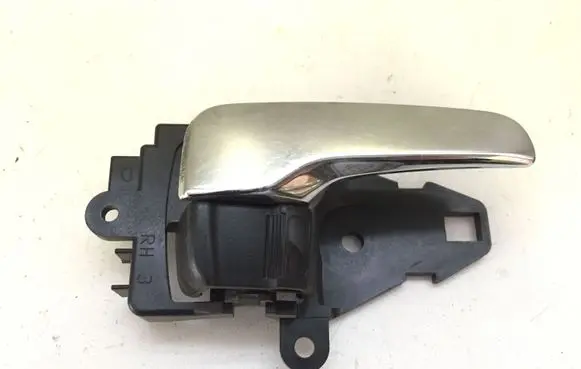 Mitsubishi Outlander Front door interior handle MN105360