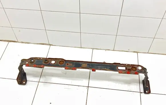 Ford Focus Radiator support slam panel bracket 4M518B204AA