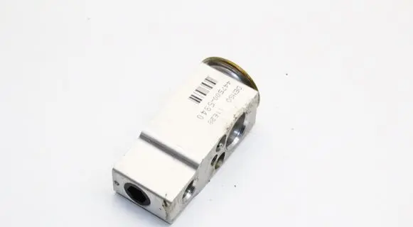 Lexus UX Air conditioning (A/C) expansion valve 475005940