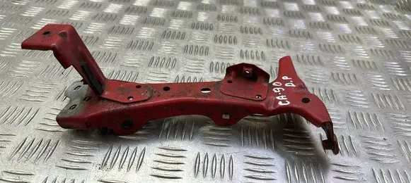 Audi A3 S3 8V Fender mounting bracket 8V0821131
