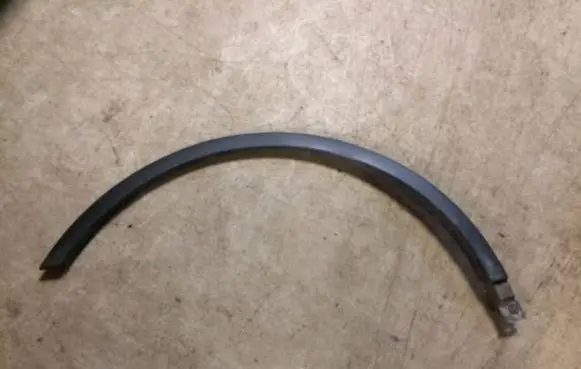 Subaru Tribeca Front arch trim 91112XA01A