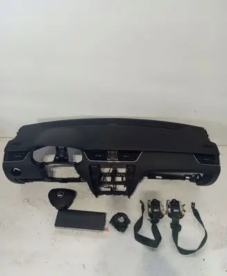 Skoda Rapid (120G, 130G, 135G) Radio/GPS head unit trim 