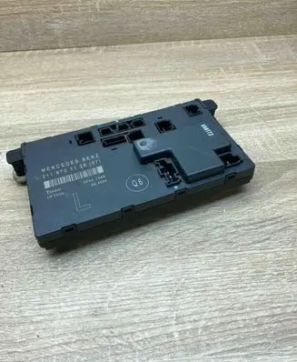 Mercedes-Benz E W211 Door control unit/module 2118701126 00401599 LEFT