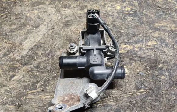 Mazda 3 II Turbo solenoid valve K5T45789