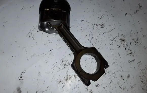 Opel Astra H Piston with connecting rod NOCODE