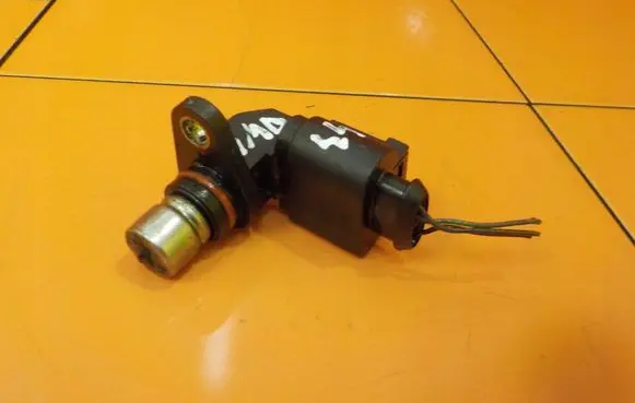 Audi A3 S3 8P Camshaft speed sensor WALKA 4MB44